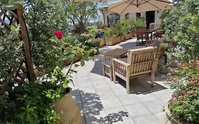 Vela Club House
